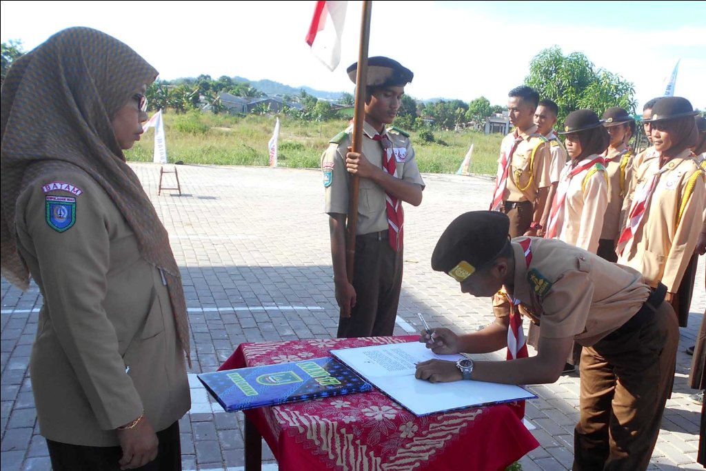 Upacara Pelantikan Dewan Ambalan dan Dewan Kehormatan Upacara Pelantikan Dewan Ambalan dan Dewan Kehormatan